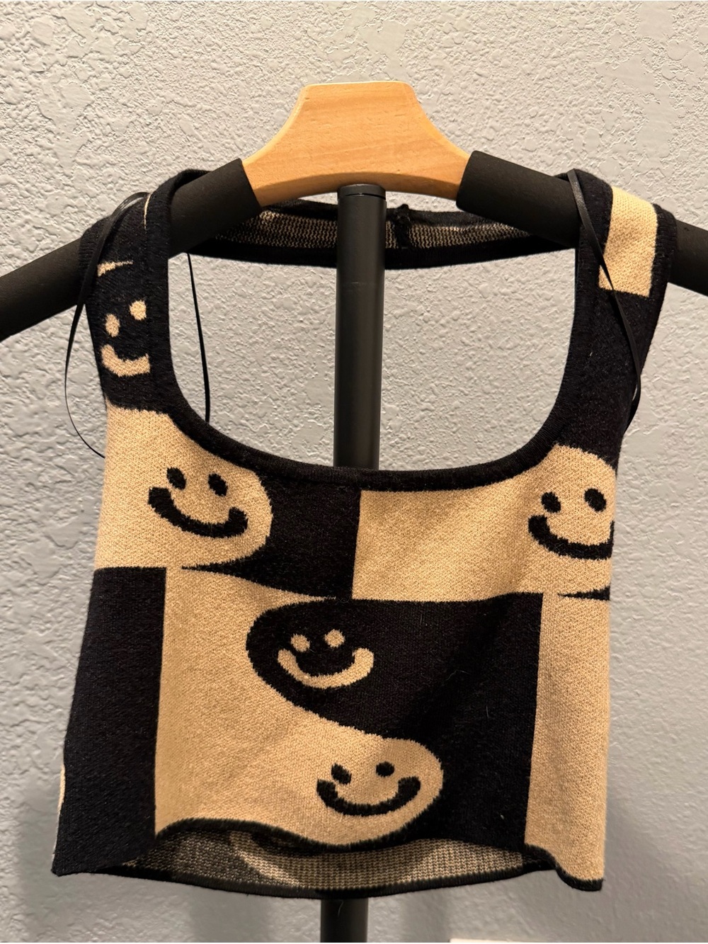 Bailey Rose Smiley Knit Crop Halter Top - Black & Cream size XS